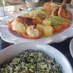 Manzuá - Prato 'clima de praia'; com lagosta, peixe e camarão, serve bem até 3 pessoas!