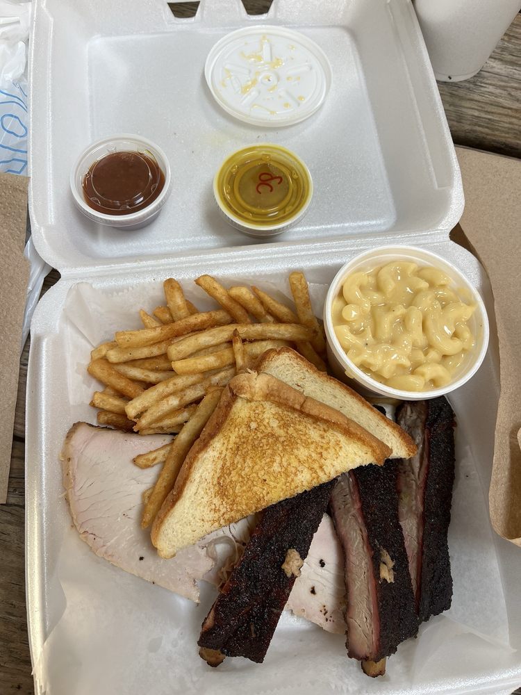 Haywood Smokehouse Logo