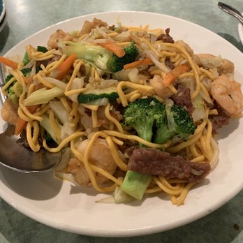 New Peking Restaurant - 73. Combo Chow Mein - Chinese Near Me - Cerritos, California New Peking Restaurant - 73. Combo Chow Mein - Chinese Near Me - Cerritos, California