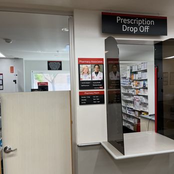 Winn Dixie - a pharmacy shop with a counter - Grocery Near Me - Riverview, Florida