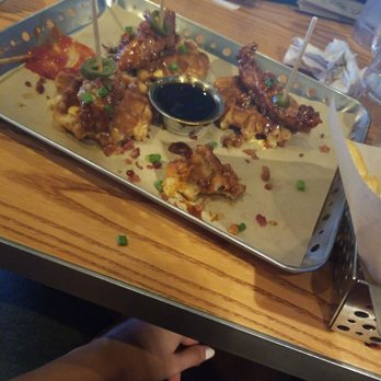 Chili's - I ordered the chipotle honey waffle chicken and it was really gross! My kids Mac and cheese was nasty. My husbands chicken sandwich was ew. - American Near Me - Harrisville, Utah