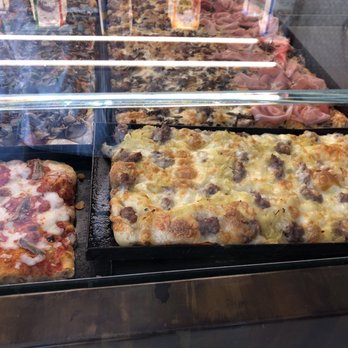 Moma Pizza - Bad picture of awesome pizza selections - Pizza Near Me - Rome, RM