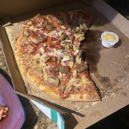 The works with pineapple, no green peppers! The works with pineapple, no green peppers!