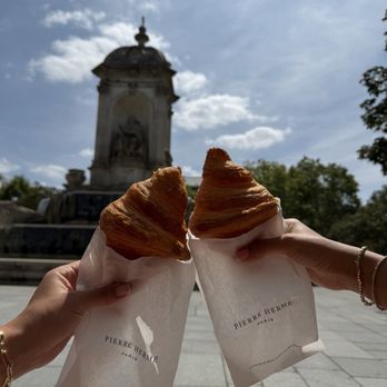 Pierre Hermé - Croissants - Macarons Near Me - Paris, 01