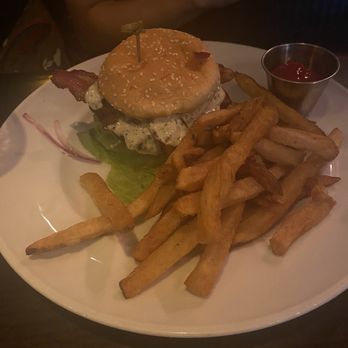 Marlow's Tavern - Black and Blue Burger - New American Near Me - Oviedo, Florida