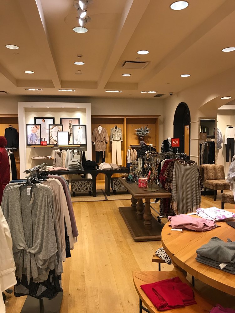 638 Smith Haven Mall, Lake Grove, New York Accessories Phone Number