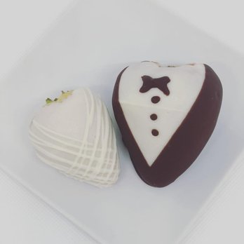 Gourmet Berries - More wedding fun. Check out our Happy Couple Variety! - Desserts Near Me Gourmet Berries - More wedding fun. Check out our Happy Couple Variety! - Desserts Near Me