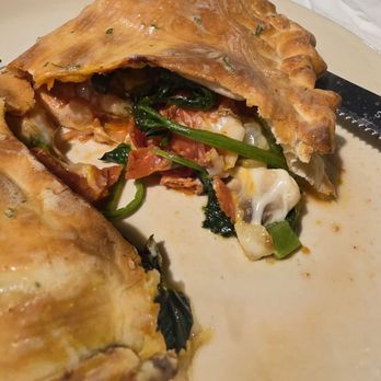 Fredrico’s Pizza - Pizza Near Me - Logan, Utah