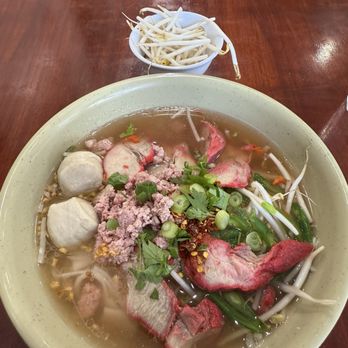 Ras Noodle - Tom Yum - Thai Near Me - Los Angeles, California