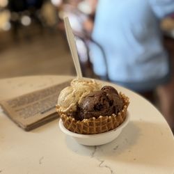 Elite Week: Jeni's Splendid Ice Cream - Rice Village - Texas sheet cake, gooey butter cake and s'mores