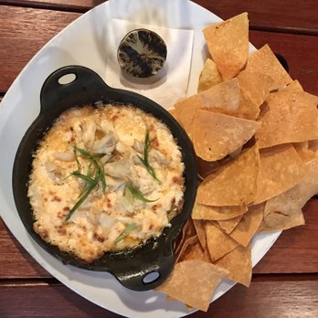 The Charlie Noble - Lump Crab and Manchego Dip - Cocktail Bars Near Me - Nantucket, Massachusetts
