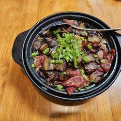 Lee's Kitchen - Stone pot rice with Chinese sausage and Chinese bacon.