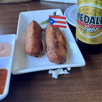 Isla Del Encanto - Alcapurrias - Puerto Rican Near Me - Miami, Florida