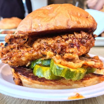 Birdcall - Nashville hot w pickles! Instagram EatDrinkNRepeat - Chicken Shop Near Me - Denver, Colorado