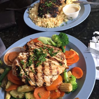 Dr Grubb's - Herb chicken with Vegetable medley - American Near Me - Claremont, California