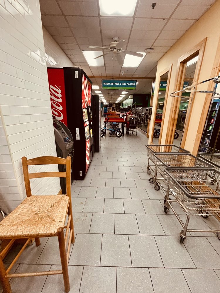 BUBBLES N GO LAUNDROMAT Updated May 2024 18 Photos & 35 Reviews