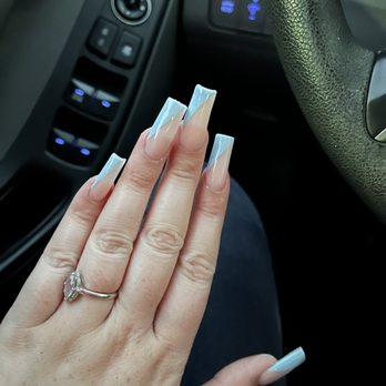 Chic Nails Lounge - Nail Salons Near Me - Irving, Texas