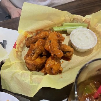 Wooden Chicken Pub - Hot and spicy wings - New American Near Me - Portland, Oregon