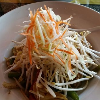 Thai Garden - Pad kee mao with tons of raw bean sprouts - Thai Near Me - Saint Paul, Minnesota