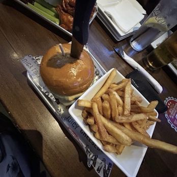 Cold Beers & Cheeseburgers - Thousand 1000 Island Burger with bacon and French fries - American Near Me - Chandler, Arizona