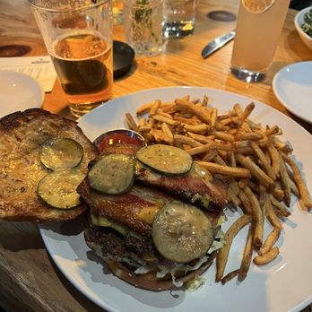 Crown Republic Gastropub - Gastropubs Near Me - Cincinnati, Ohio