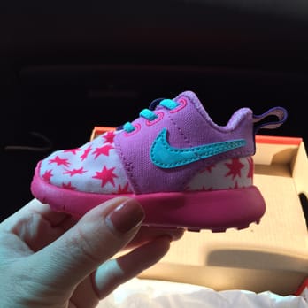 Premium Kids - Paid $17 for these Nike Roshe Runs! Sale on top of sale!! These were originally $49 at Finishline! - Accessories Near Me - Houston, Texas Premium Kids - Paid $17 for these Nike Roshe Runs! Sale on top of sale!! These were originally $49 at Finishline! - Accessories Near Me - Houston, Texas