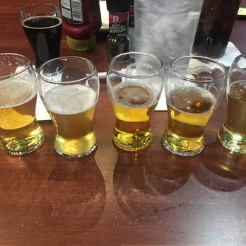 The Hub Grill And Bar - Beer flight - American Near Me - Phoenix, Arizona The Hub Grill And Bar - Beer flight - American Near Me - Phoenix, Arizona