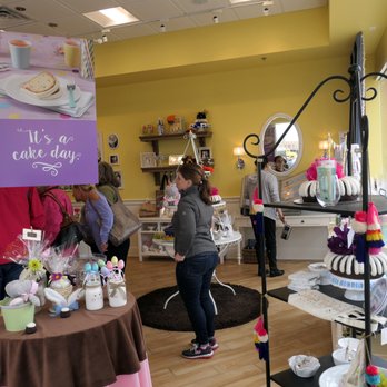 Nothing Bundt Cakes - Interior - Desserts Near Me - Vernon Hills, Illinois Nothing Bundt Cakes - Interior - Desserts Near Me - Vernon Hills, Illinois
