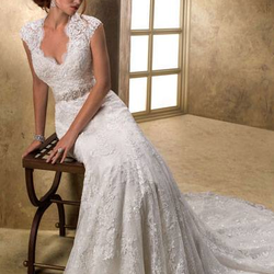 Eva’s Bridal & Fashion