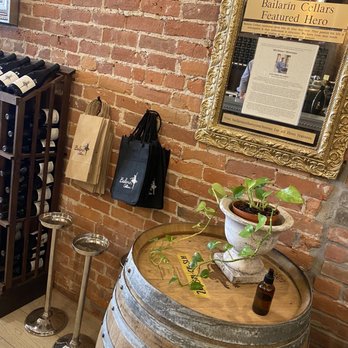 Bailarín Cellars Winery & Tasting Room - Wine Tasting Room Near Me - Sacramento, California