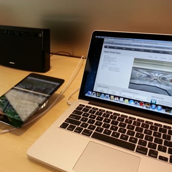 Apple Store - I am going to Whatapp this to Santa - Computers Near Me - Markham, Ontario