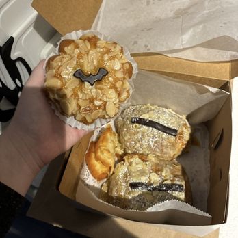 Croissan'Time - Almondine (in hand) and 2 chocolate almond croissants - Bakeries Near Me - Fort Lauderdale, Florida Croissan'Time - Almondine (in hand) and 2 chocolate almond croissants - Bakeries Near Me - Fort Lauderdale, Florida