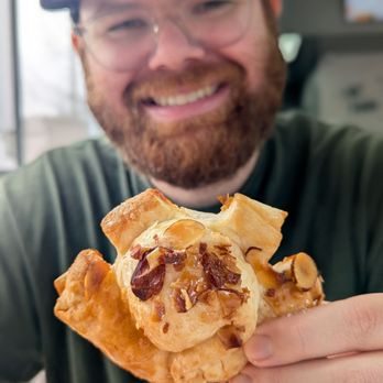 FL Bakery - Bear claw - Breakfast & Brunch Near Me - Orlando, Florida