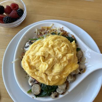 Eggsquisite Cafe - Chicken, sausage skillet and mixed berries - Breakfast & Brunch Near Me - Southlake, Texas