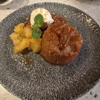 Olili - Pineapple upside down cake - Desserts Near Me - Honolulu, Hawaii Olili - Pineapple upside down cake - Desserts Near Me - Honolulu, Hawaii