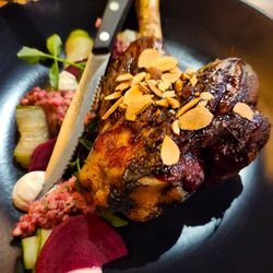 Queenstown Wine Trail | Wine Tours, Est. 1992 - WINE & FOOD TOUR: This half day wine & food experience delivers an unforgettable taste of Central Otago's wine region!