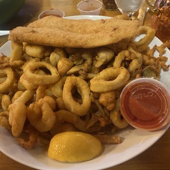 The Log Cabin - The seafood platter - Seafood Near Me - Clinton, Connecticut