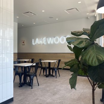 Beyond Juicery + Eatery - Sitting area - Juice Bars & Smoothies Near Me - Lakewood, Ohio