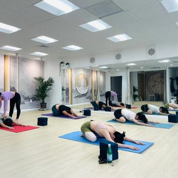 Parasoul Yoga - Morning stretch makes you feel good - Yoga Near Me - Ellicott City, Maryland Parasoul Yoga - Morning stretch makes you feel good - Yoga Near Me - Ellicott City, Maryland