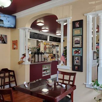 Mark's Restaurant - Interior - American Near Me - Enfield, Connecticut