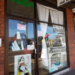 Ni Nails - Entrance