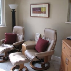 Deer Fern Ocean View Bed and Breakfast - Luxurious Stressless leather chairs for reading.  Gibsons, BC, Canada