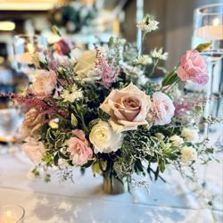 Serrano Country Club - Low short floral centerpiece