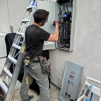 D 4 Electric - Electricians Near Me