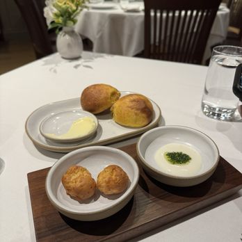 Gramercy Tavern - Complimentary bread - New American Near Me - New York, New York Gramercy Tavern - Complimentary bread - New American Near Me - New York, New York