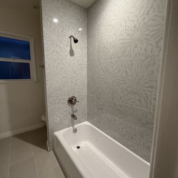 Unique Reglaze - The tub looks brand new! - Refinishing Services Near Me