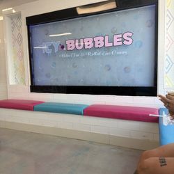 Icy Bubbles - Waiting area