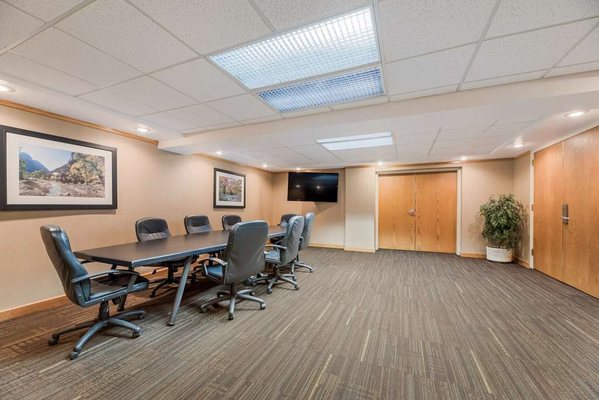 Town & Country Inn by null