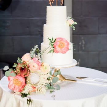 Milieu Florals - Cake + bouquet - Florists Near Me - Torrance, California