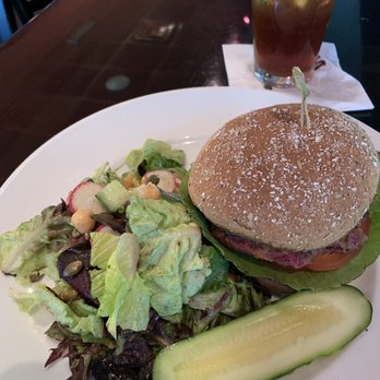 Marlow's Tavern - Veggie burger - New American Near Me - Orlando, Florida